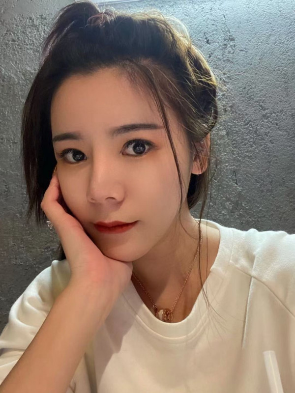 深圳湖贝站小妹妹